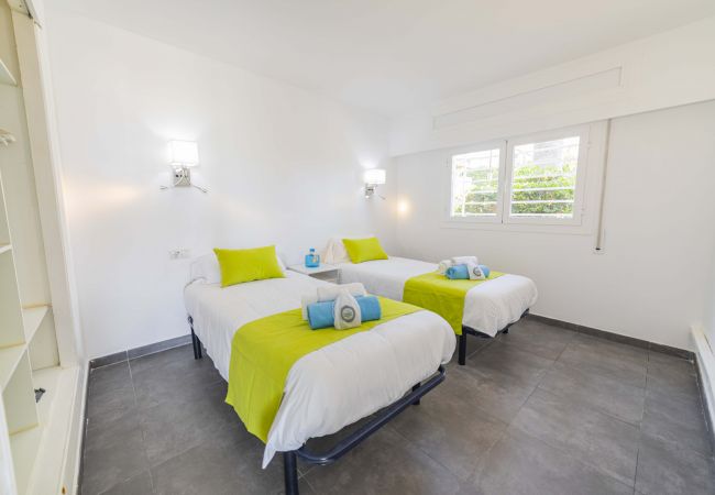 Ferienwohnung in Puerto de Alcudia - Apartamento Beachfront Sonrisas Ferienwohnung in Puerto de Alcudia - Apartamento Beachfront Sonrisas