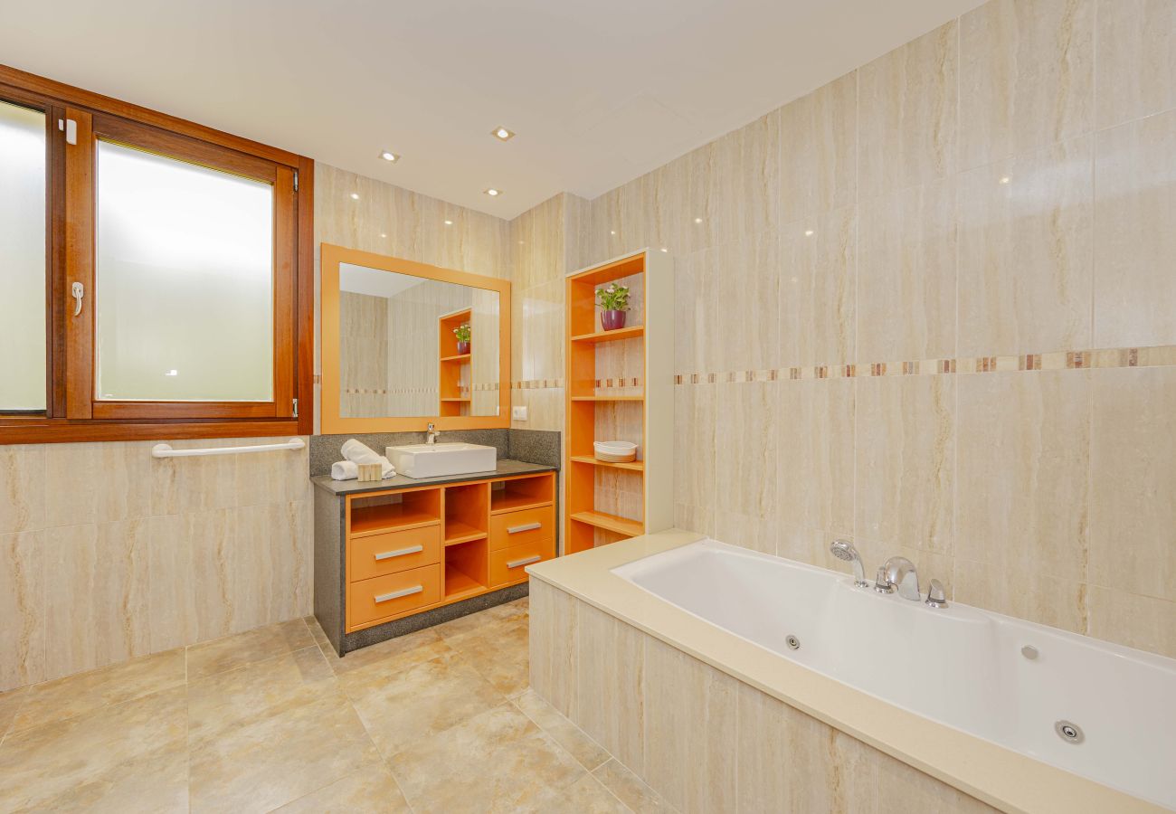 Villa in Alcudia - Villa Es Garrover Villa in Alcudia - Villa Es Garrover